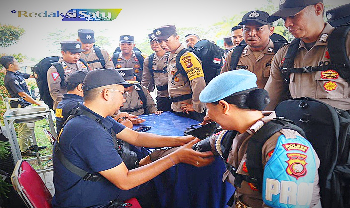 Jelang Pemilu 2024 Satgas Banops Yankes Cek Kesehatan Personel Polres Singkawang 2528