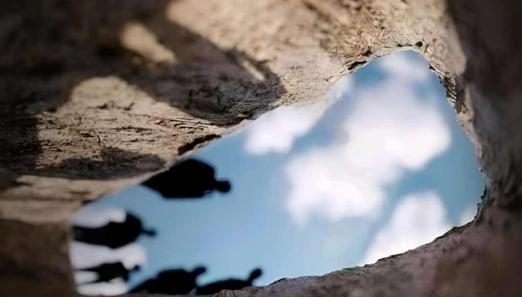 BAYANGAN DI LIANG LAHAT