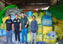 Tim Gabungan TNI Polri dan Bea Cukai Ungkap Gudang Pakaian Bekas di Kalbar Tim
