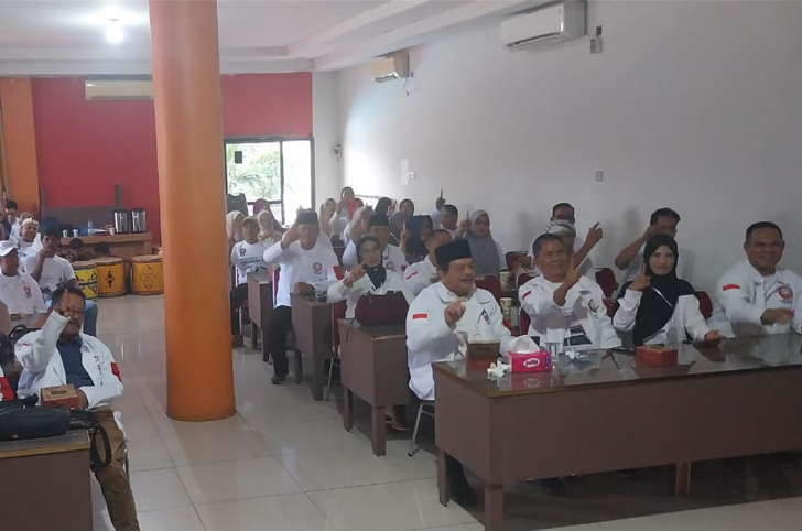 Hut Pertama Partai