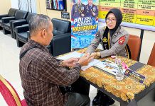 Personel SPKT Polda Kalbar Kedepankan Pelayanan Prima dan Humanis kepada Masyarakat SPKT