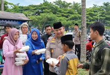 Jumat Keliling di Masjid Mujahidin, Kapolda Kalbar Ajak Masyarakat Cegah Bullying dan Tangkal Hoaks Kapolda